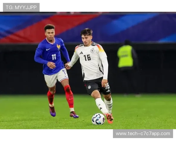 韩国足球77号球星是谁 了解这位引人注目的足球新星和他的精彩表现